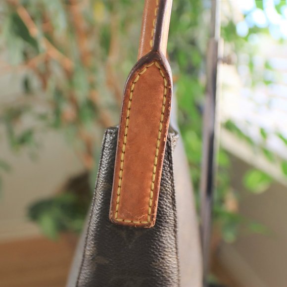 LV Vintage Monogram Looping Purse GM Date - Picture 5 of 17